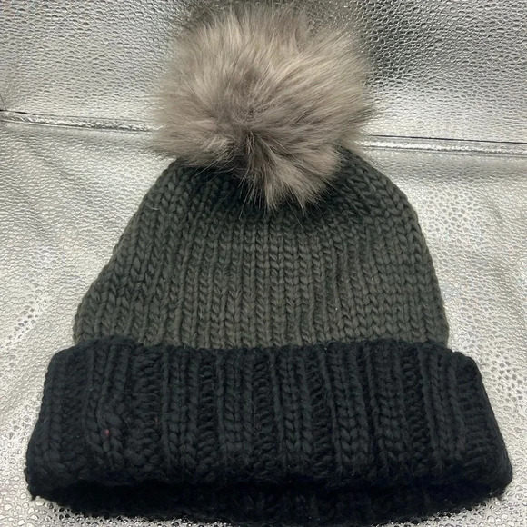 (2) Toboggans 1 black and grey and 1 peach color - Picture 2 of 3